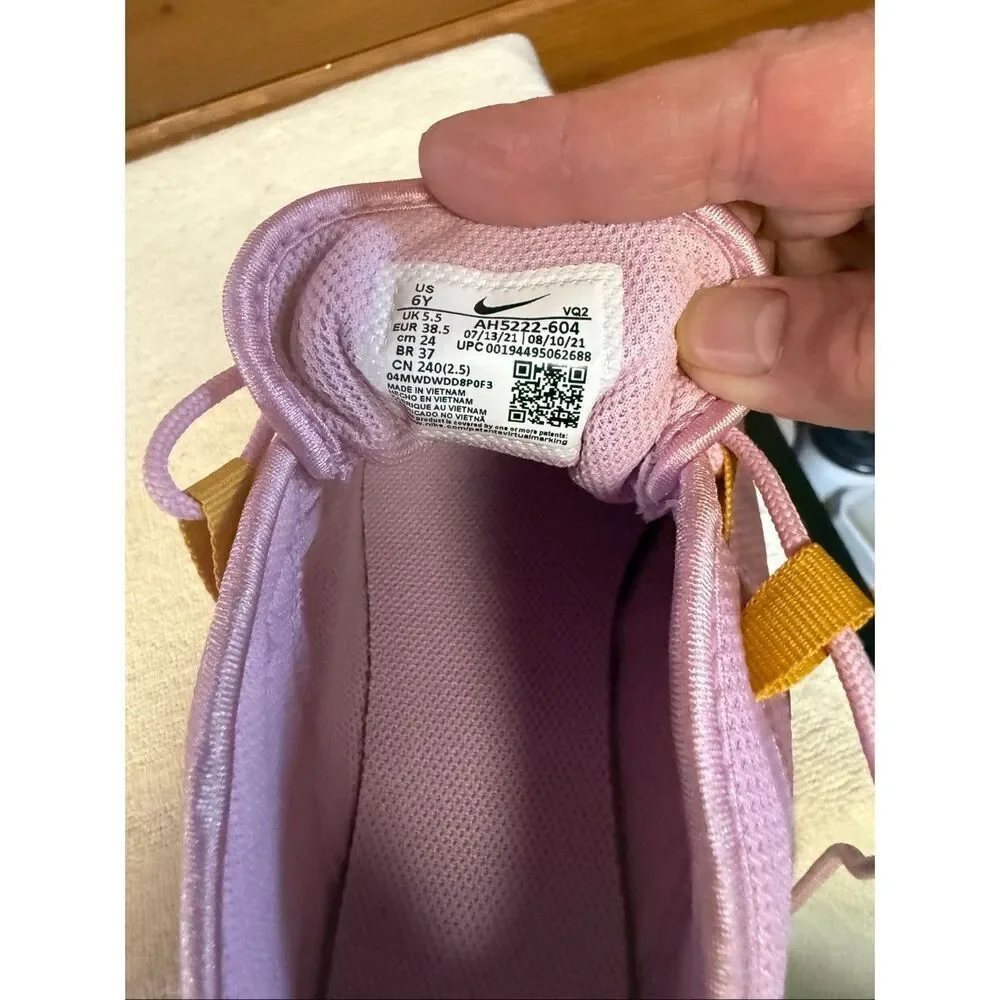 Nike Air Max Axis GS 'Arctic Pink Particle Grey' running shoes Sz 6Y NWOB - Picture 8 of 8